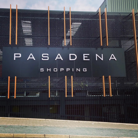 gro wall facade installed as a barrier screen at shopping center